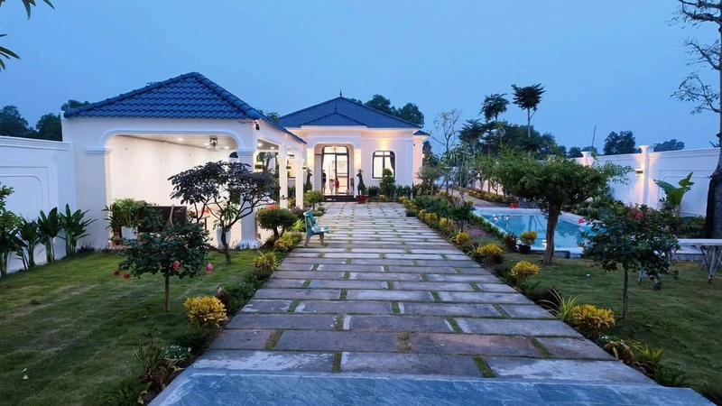 Bán biệt thự sân vườn 1.100m² view hồ, Đức Hòa Long An