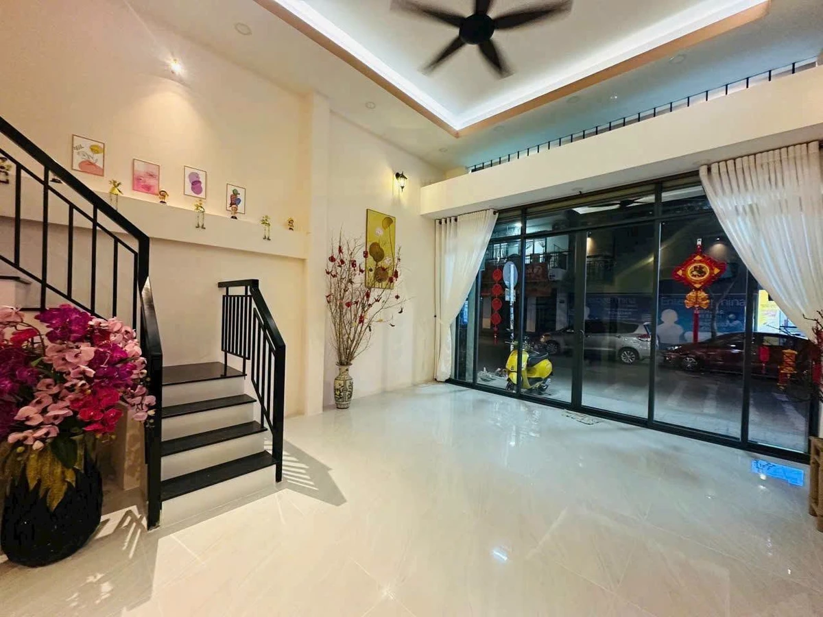 Bán nhà 4 tầng mặt tiền Bà Triệu, Nha Trang, 41,8 m2, 12,5 tỷ - Ảnh thu nhỏ 3