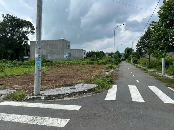 Bán lô đất góc 2 mặt tiền 99m² Nam Long Bình Chánh - Ảnh 1