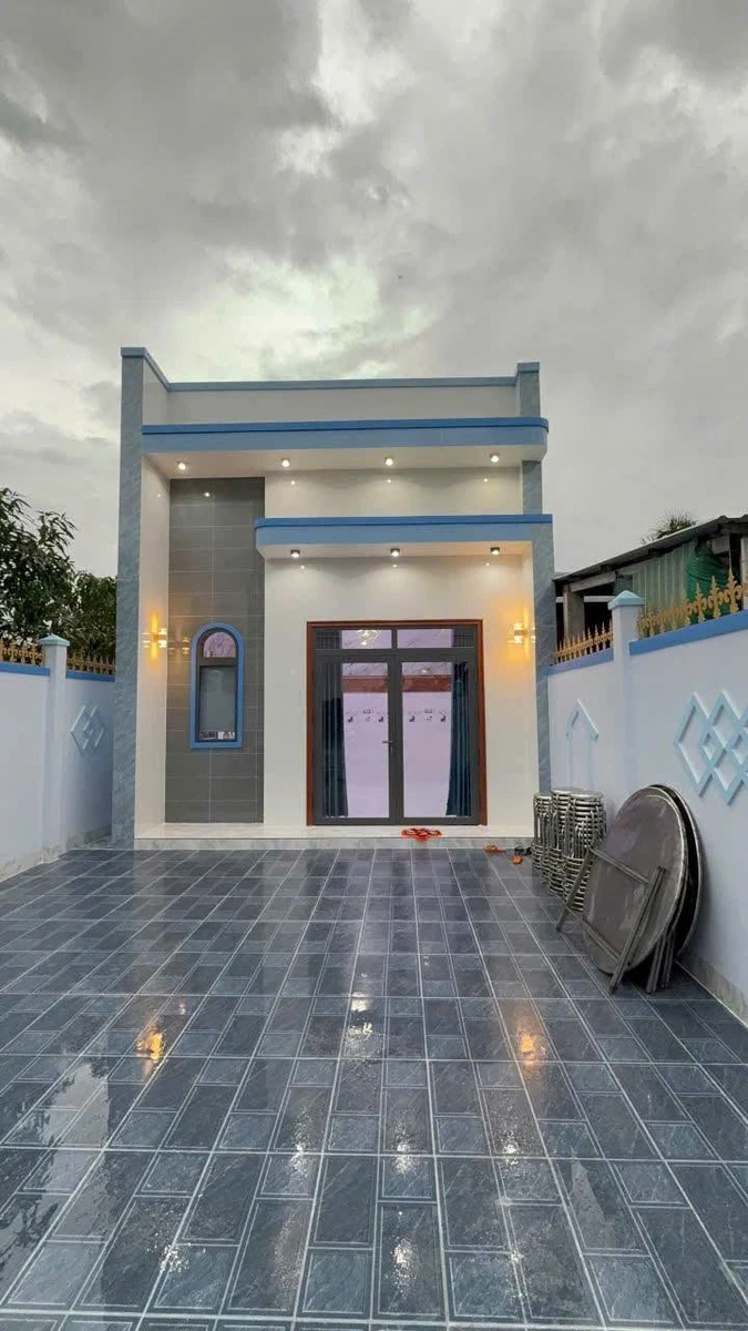 Bán nhà mới mặt tiền đường tỉnh DT816, 194m², 3PN 3WC, Bình Đức, Bến Lức - Ảnh thu nhỏ 2