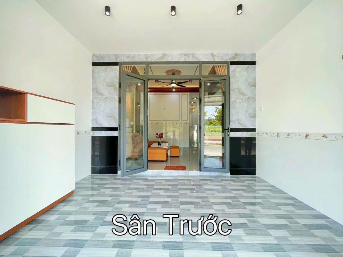 Bán nhà mặt tiền Ngọc Hân Công Chúa, 108m², 3PN, Rạch Giá - Ảnh 1
