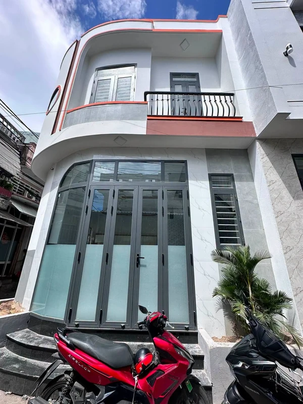 Bán nhà 2 tầng 40m2 đường Huỳnh Thúc Kháng Quy Nhơn