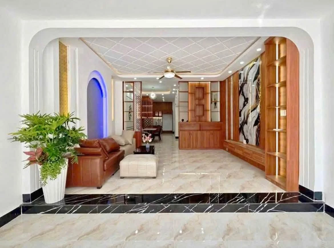 Bán nhà phố 100m2 khu An Bình Bình Chánh giá 2 tỷ 849 triệu - Ảnh thu nhỏ 2