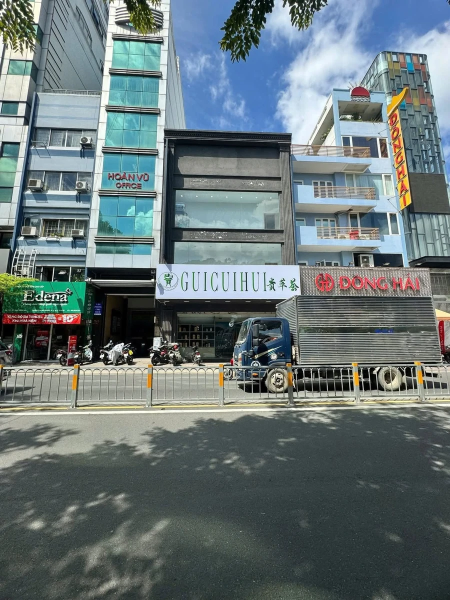 Bán đất mặt tiền Quận 3, 224.8m2, view công viên, 176 tỷ - Ảnh 1