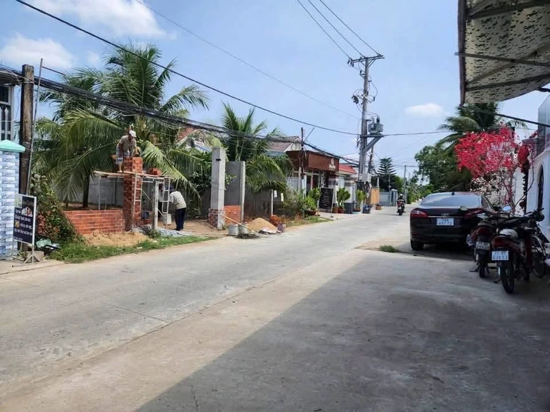 Bán đất mặt tiền hẻm Sân Bia Phú Tân Bến Tre 288m²