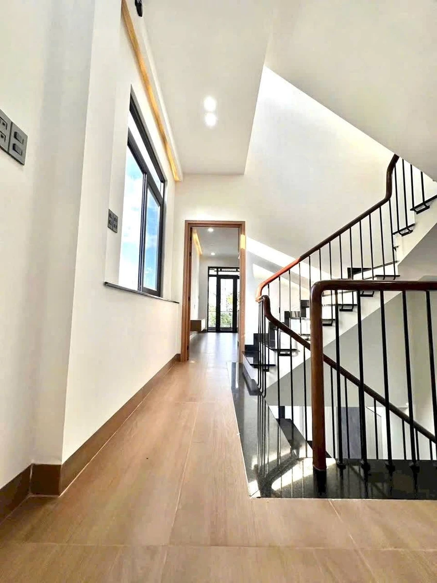Bán nhà mặt tiền Cây Da Xề, Dĩ An, 100m², 3 phòng ngủ, 6,9 tỷ - Ảnh thu nhỏ 3