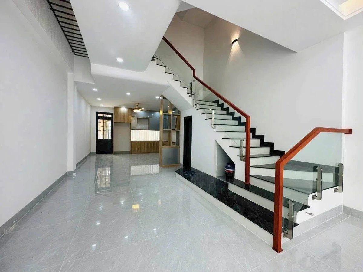 Bán nhà 1 trệt 2 lầu 100m2, 4PN Thủ Dầu Một 6.9 tỷ - Ảnh thu nhỏ 3