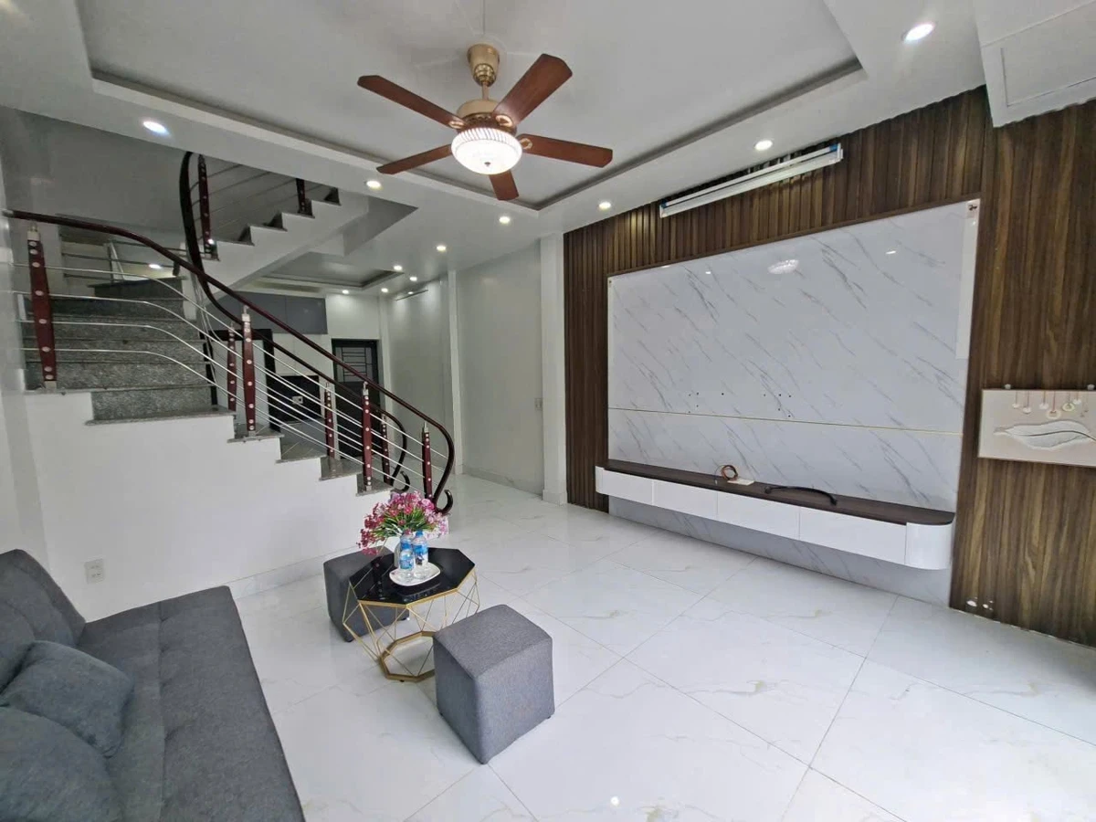 Bán nhà 3 tầng 40m2 Ngô Quyền Quận 1, 2.68 tỷ - Ảnh thu nhỏ 2
