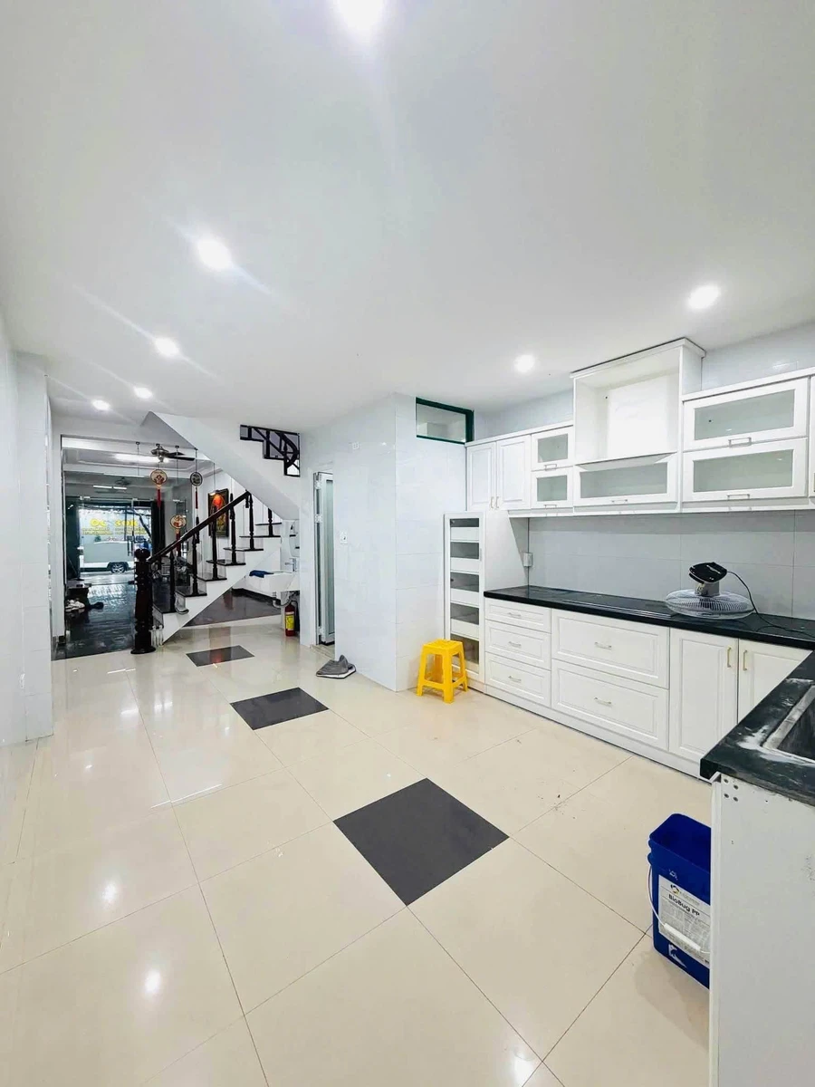 Cho thuê nhà 3 tầng mặt tiền đường Ông Ích Khiêm, Hải Châu, Đà Nẵng, 88m2, 27 triệu/tháng - Ảnh thu nhỏ 4