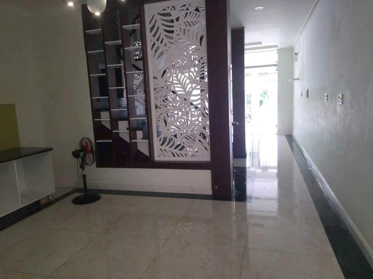 Bán nhà lầu mặt tiền Hoàng Đạo Thành 100m² 4 tỷ 5 - Ảnh 1
