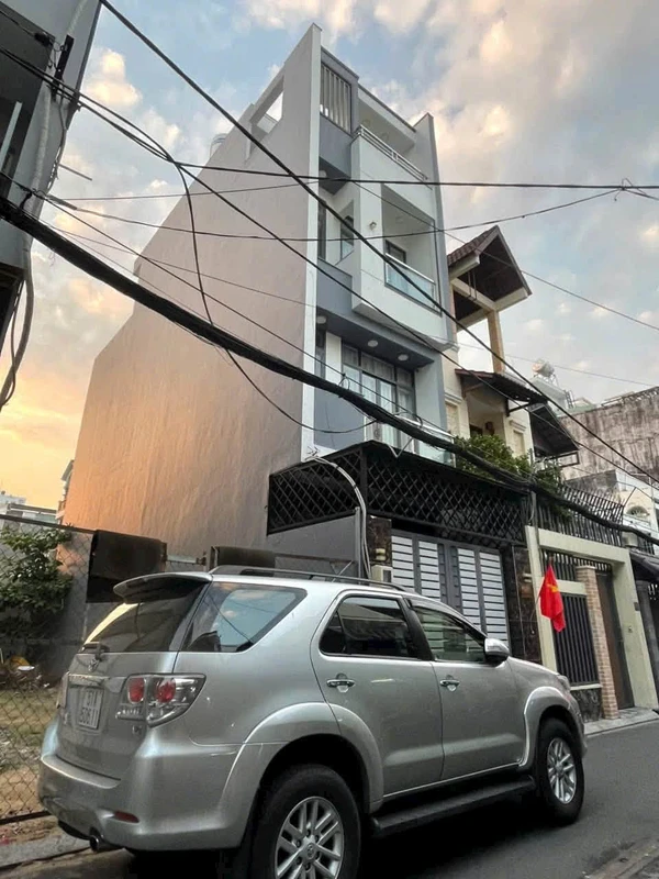 Cho thuê nhà hẻm 68m2, 4 phòng ngủ, Thoại Ngọc Hầu