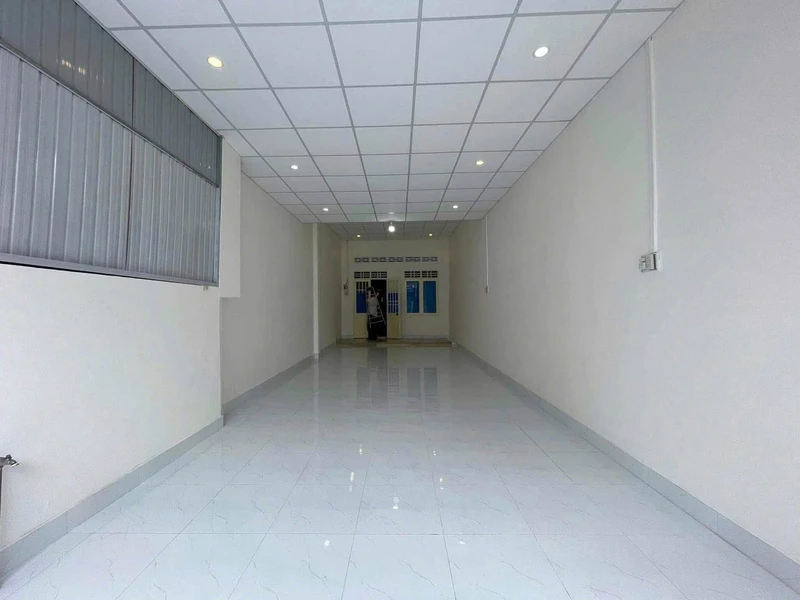 Bán nhà mặt tiền Hùng Vương đoạn Ama Khê, 3,8x19,5m, giá 5 tỷ, Buôn Ma Thuột