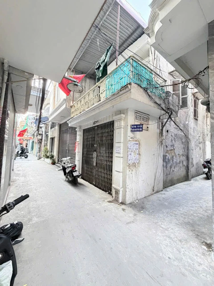 Bán nhà mặt ngõ 2 tầng 36m² Trần Nguyên Hãn 2,55 tỷ - Ảnh 1