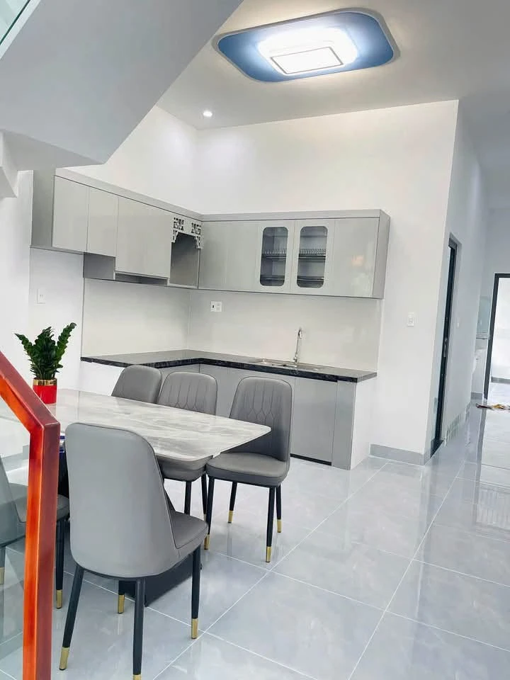 Bán nhà 2 tầng 98m2 gần Chợ Thu Lộ, Quận 5 - Ảnh thu nhỏ 5