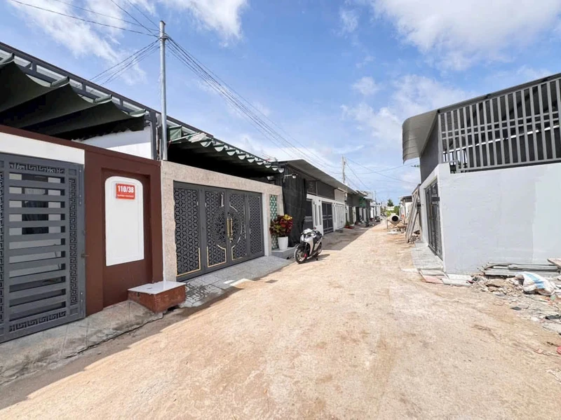 Bán nhà 2 phòng ngủ 100 m² Huỳnh Tấn Phát Rạch Giá An Giang