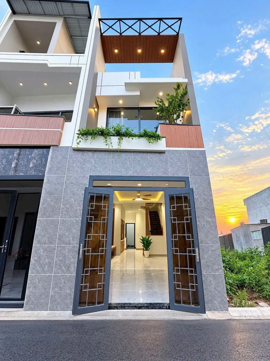 Nhà 1 trệt 1 lầu 120m2 3PN gần chợ Tân Phong, giá 3,95 tỷ - Ảnh thu nhỏ 3