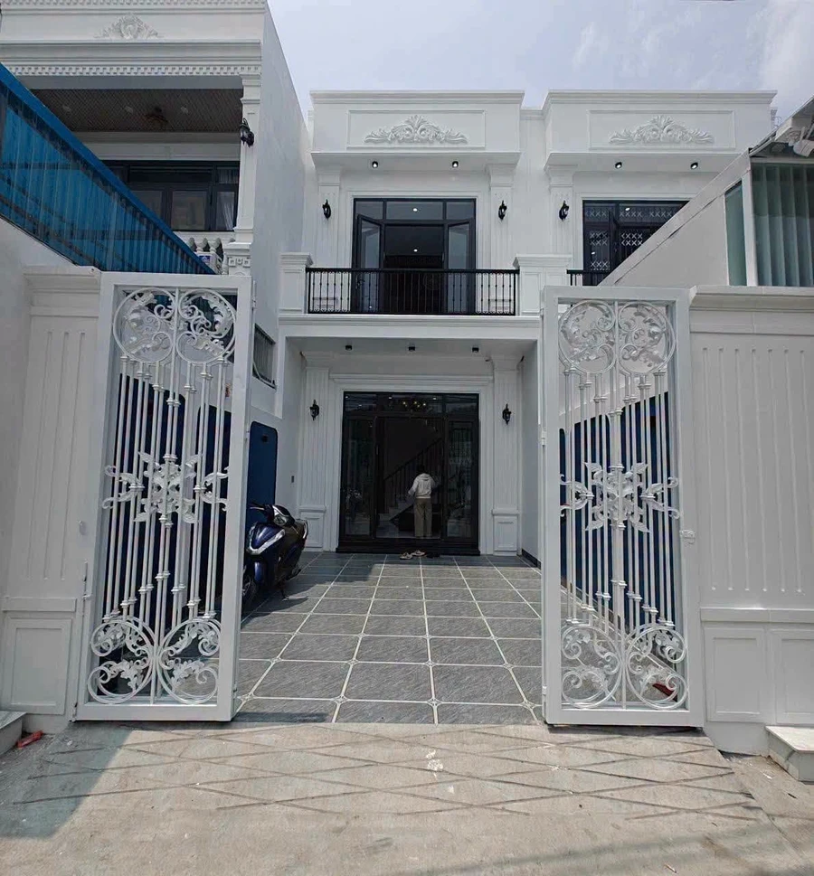 Bán nhà mặt tiền đường Vàm Trư, Rạch Giá, 1 trệt 1 lầu, 3 phòng ngủ, giá 2,69 tỷ - Ảnh 1