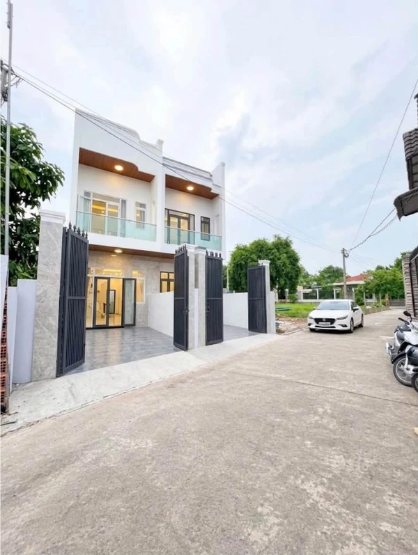 Bán nhà 1 trệt 1 lầu 60m² Định Hoà Thủ Dầu Một 2,7 tỷ