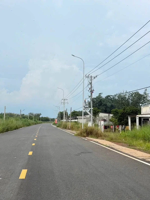 Bán 2 lô đất mặt tiền đường Minh Hưng Bình Dương