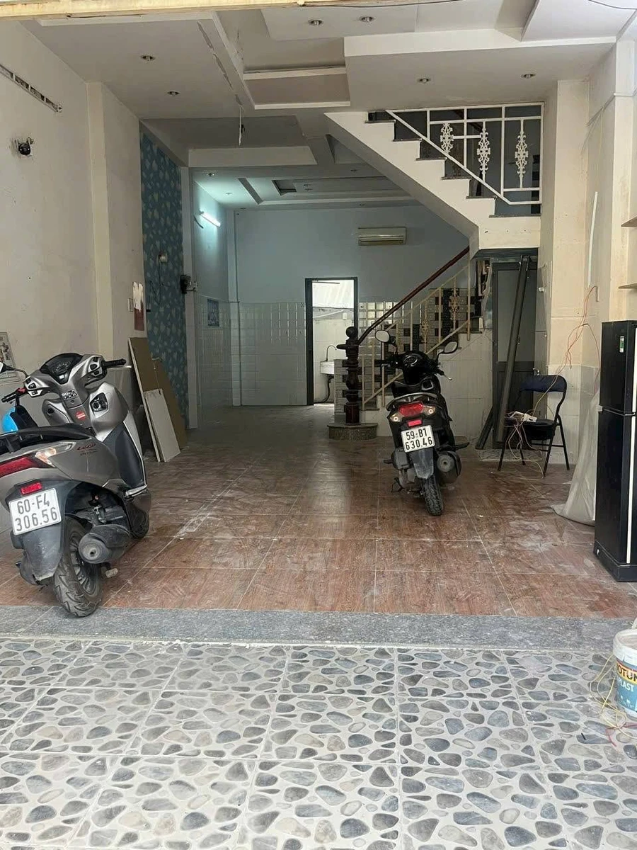 Bán nhà 70.9m2 4 tầng 8 phòng cho thuê Nguyễn Thị Định - Ảnh 1