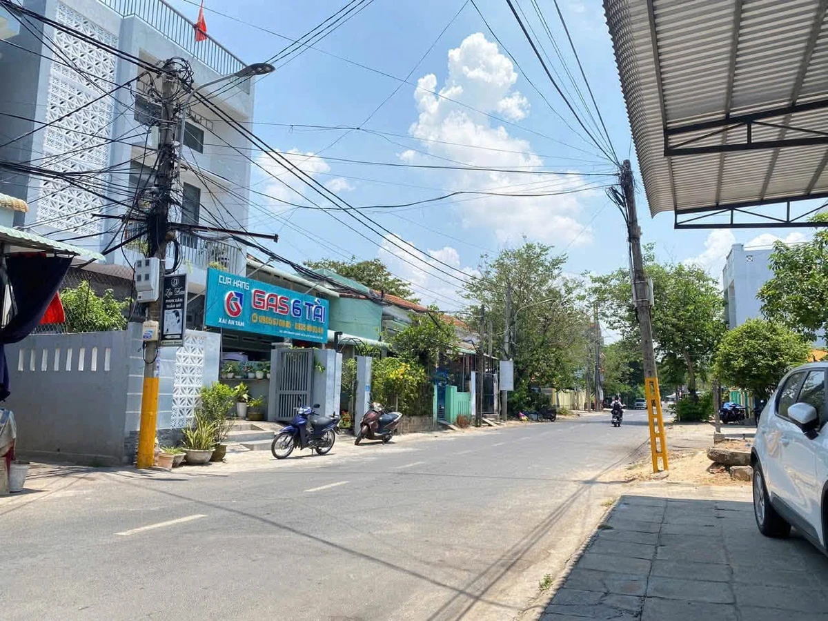 Bán nhà 1 trệt lửng mặt tiền Nguyễn Công Trứ, Tuy Hoà, 69,6m2 - Ảnh 1