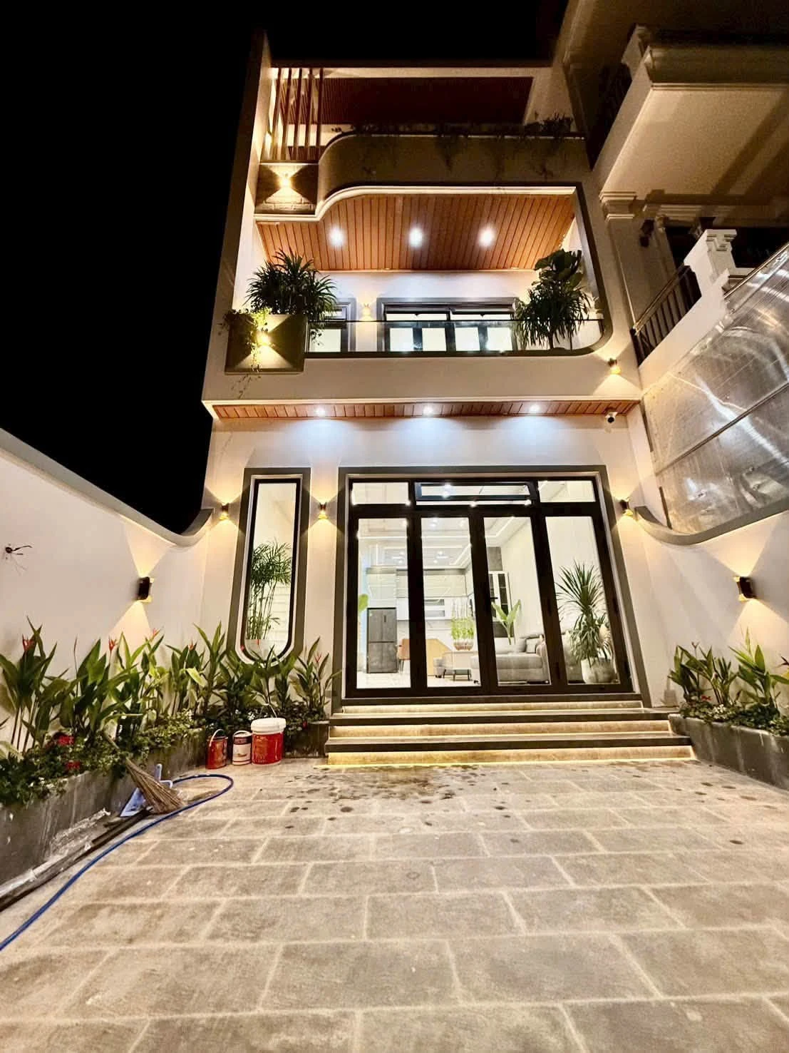 Bán nhà mặt tiền đường Cổ Loa, Đà Lạt, 73m², 5 phòng ngủ, full nội thất, giá 8,9 tỷ - Ảnh 1