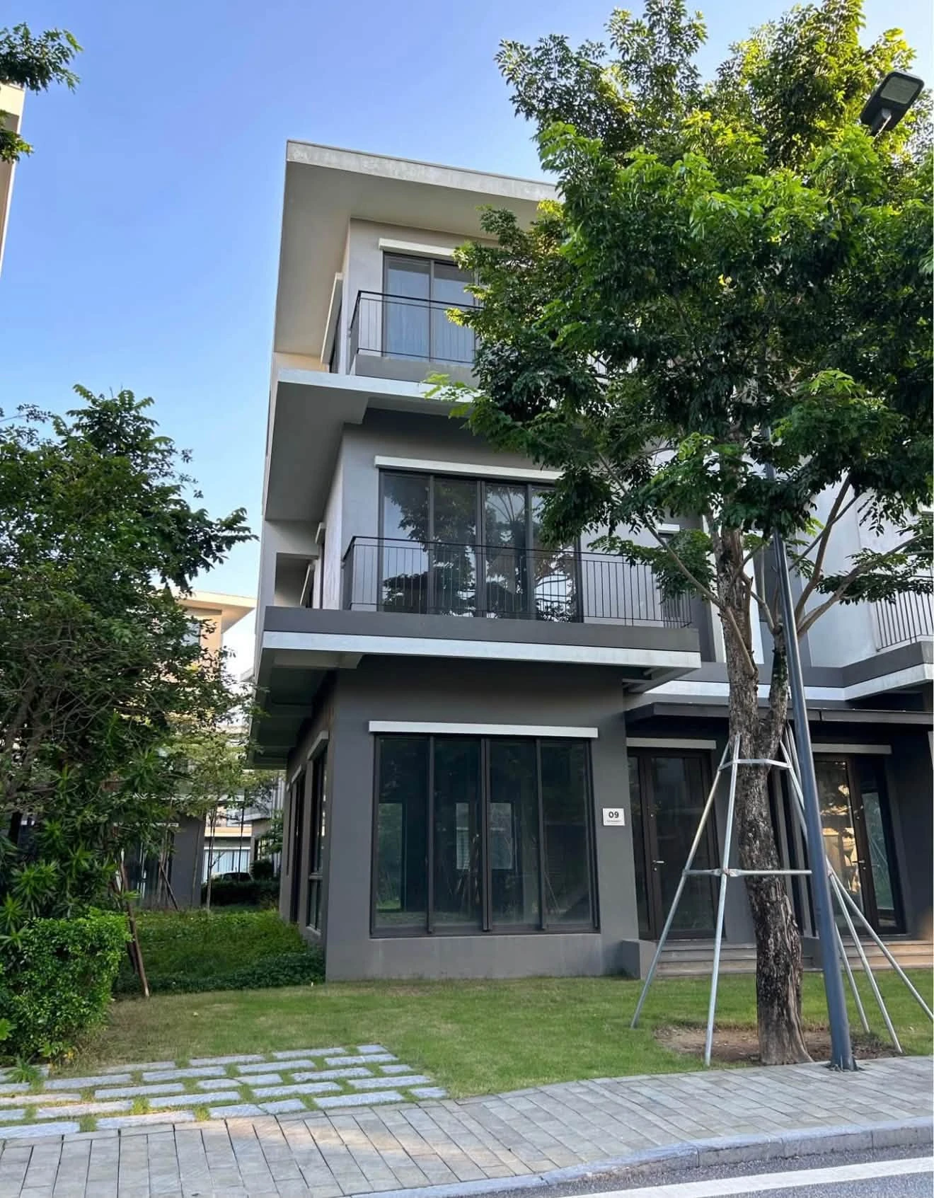 Bán biệt thự Ecopark Vinh 179m2, 3 tầng, 49 tr/m2 - Ảnh 1