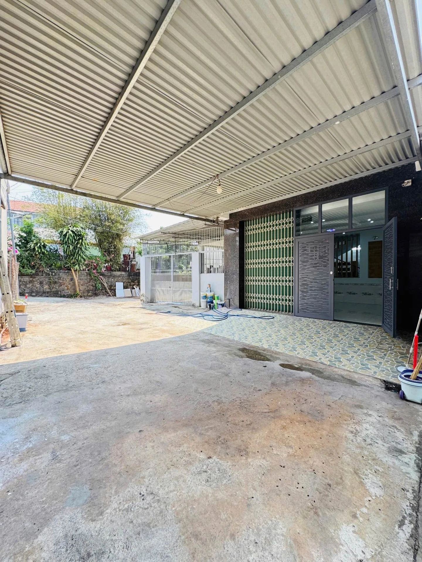 Bán nhà 3 tầng 14 căn hộ dịch vụ 132m2 Giải Phóng 5,8 tỷ - Ảnh 1