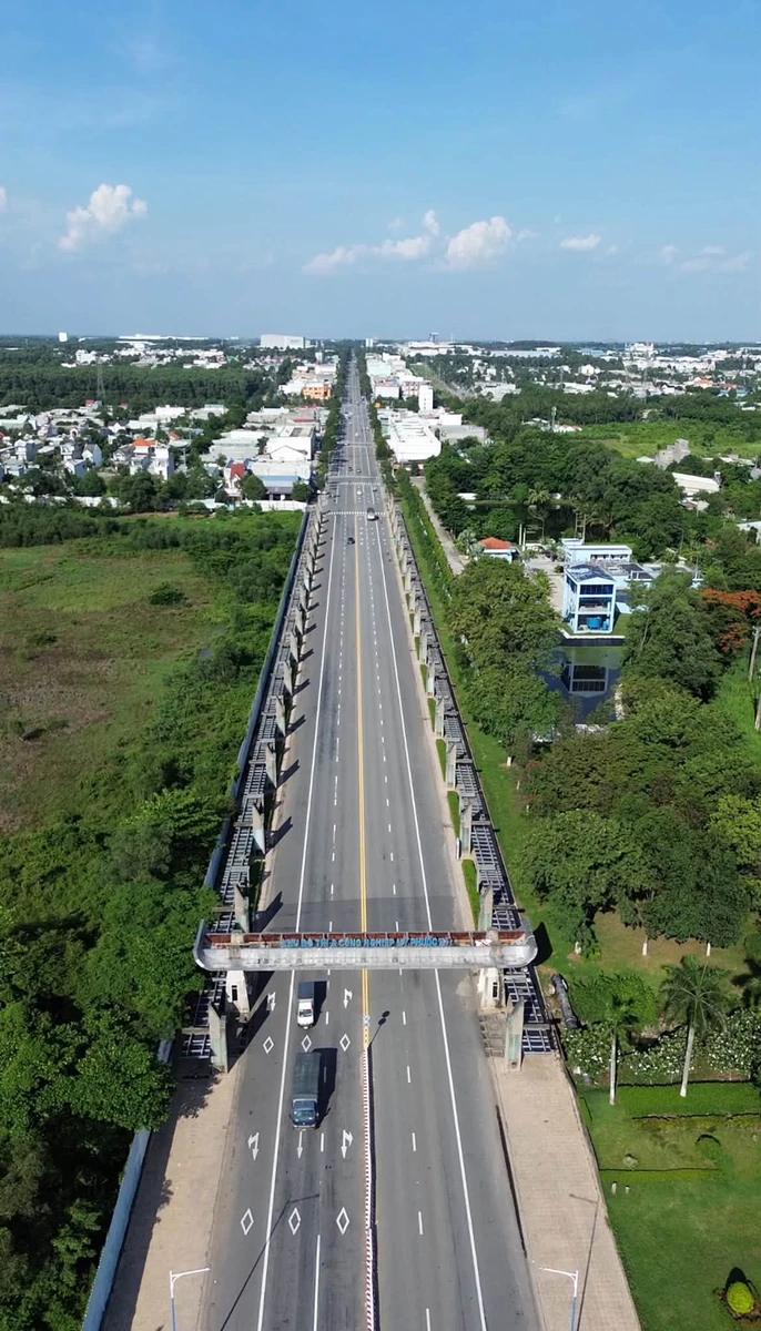 Bán đất 4.300m² có 300m² thổ cư sát cổng KCN Mỹ Phước 3, Bình Dương giá 17 tỷ - Ảnh thu nhỏ 3