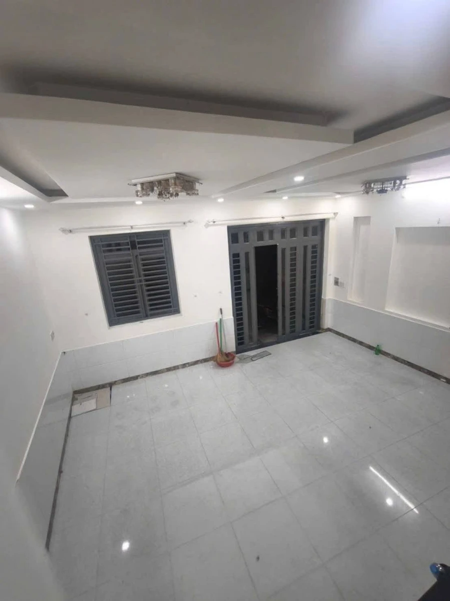Bán nhà 3 tầng 42m² chợ Bùi Văn Ngữ Quận 12 3.95 tỷ - Ảnh 1