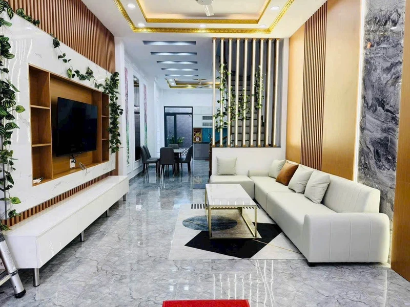 Bán nhà phố Bình Thạnh 64m2 5PN 11.2 tỷ Nguyễn Xí gold