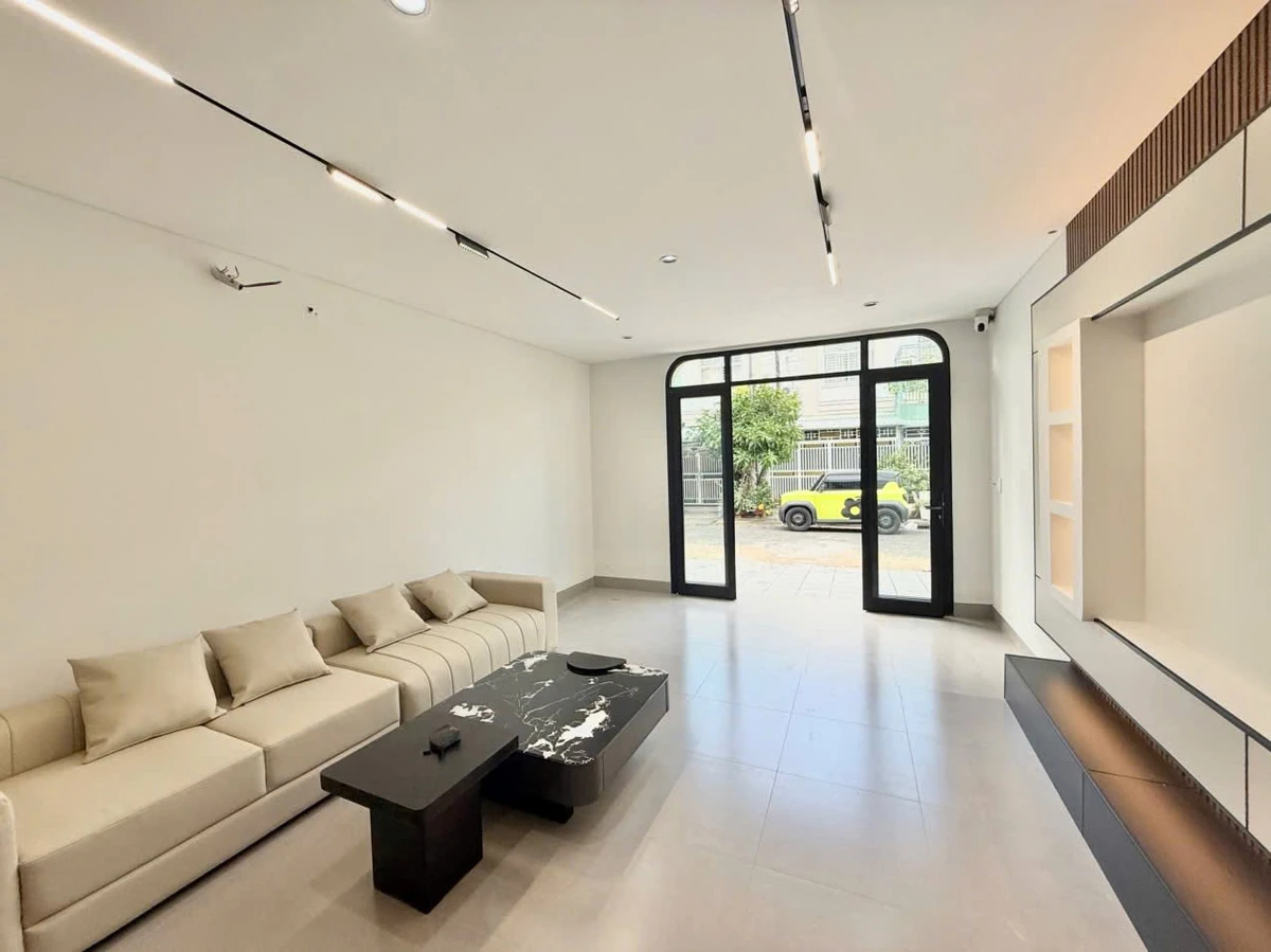 Bán nhà 3 phòng ngủ tại KDT Phú Cường 69,75m² - Ảnh 1