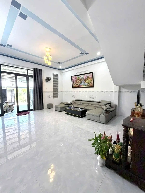 Bán nhà 2 tầng lô góc 145,5m2 Tuy Hoà, Đắk Lắk
