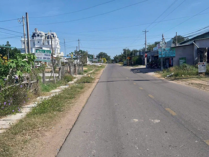 Bán đất 337m mặt tiền Quốc Lộ 28 sổ riêng, 599 triệu