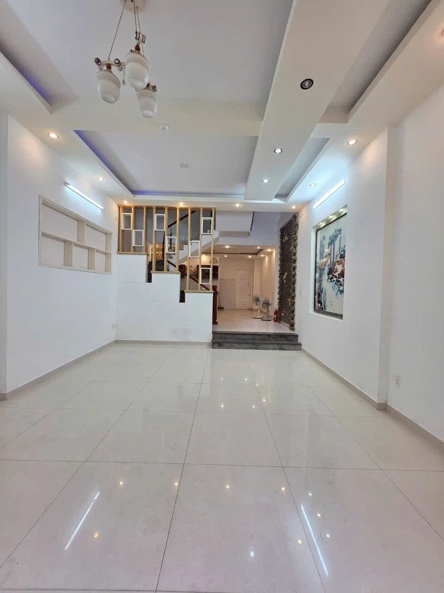Bán nhà 3 tầng mặt tiền biển 80m² Đà Nẵng - Ảnh 1
