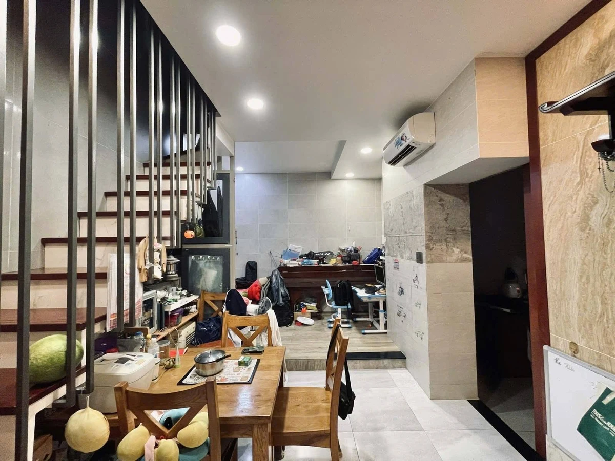 Bán nhà hẻm 3 tầng 5,7x8m Tô Hiến Thành Q10 - Ảnh thu nhỏ 2