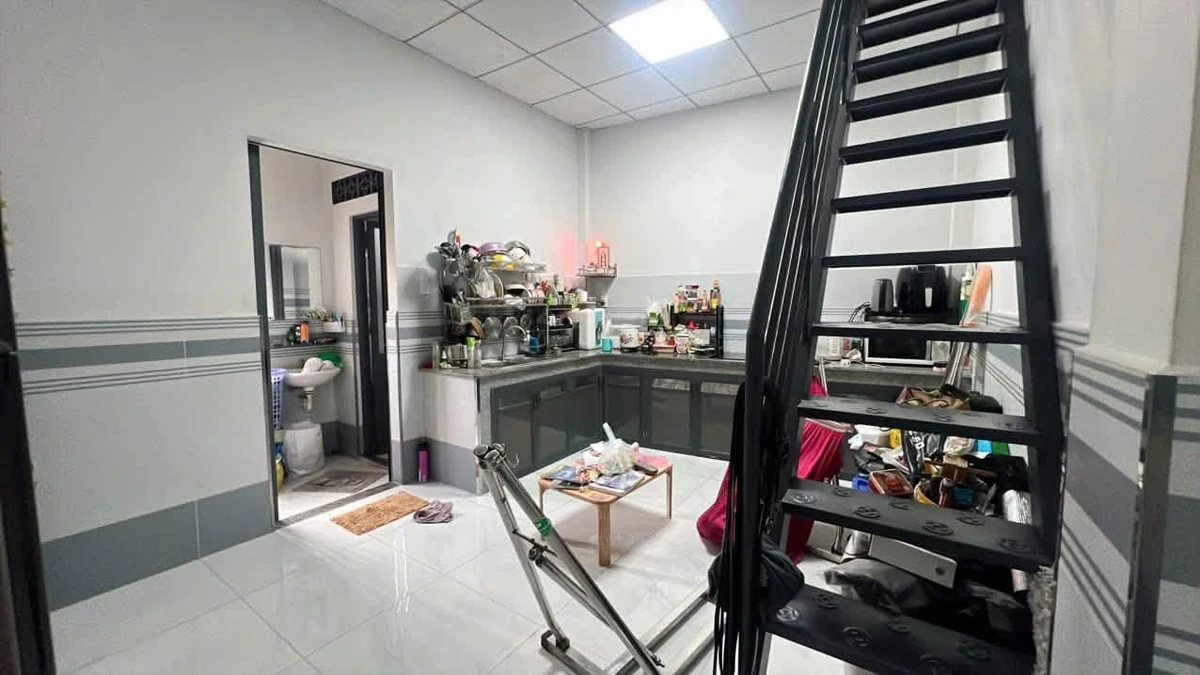 Bán nhà hẻm Bến Vân Đồn Q.4, 3PN, 50m2, 3.2 tỷ - Ảnh thu nhỏ 3