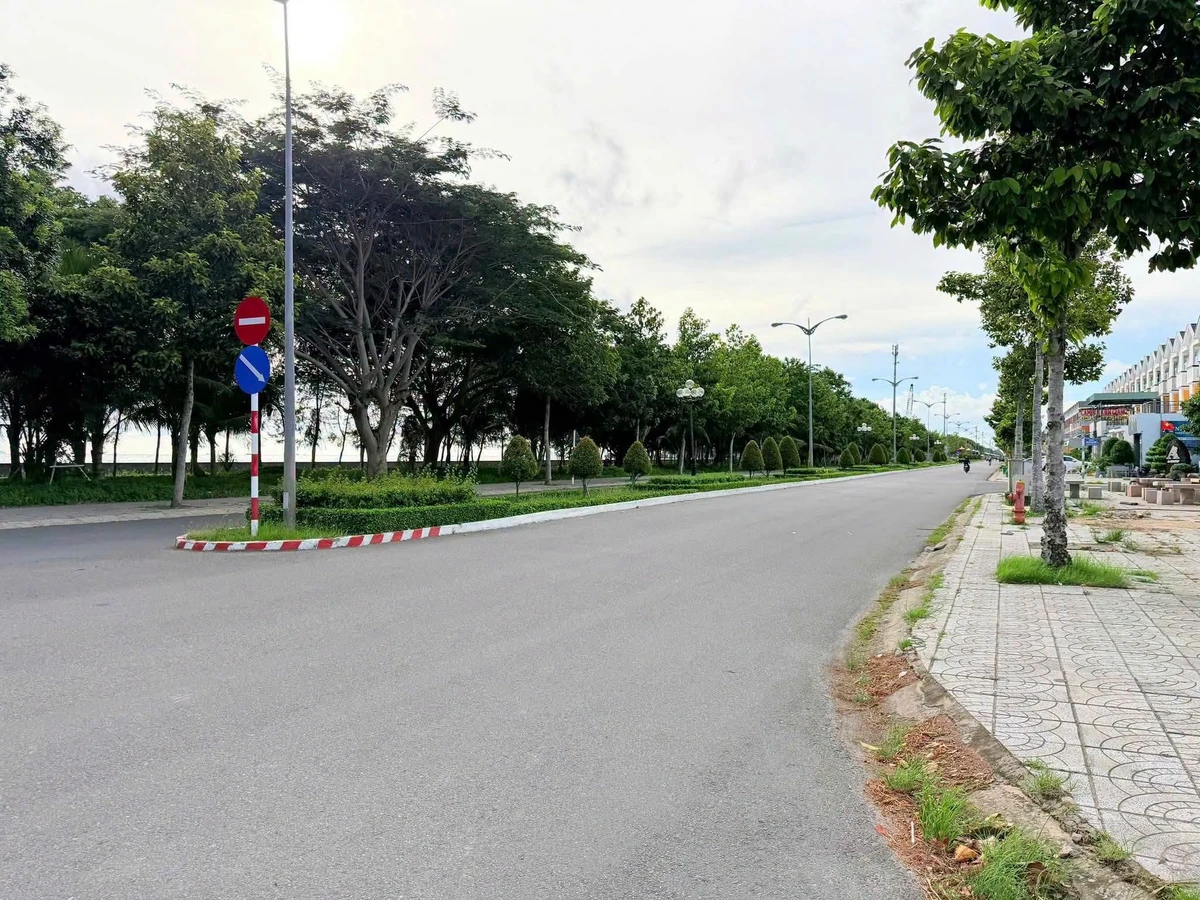 Bán nhà phố trệt 1 lầu 107.5m² KĐT Phú Cường Rạch Giá 2.76 tỷ - Ảnh thu nhỏ 4