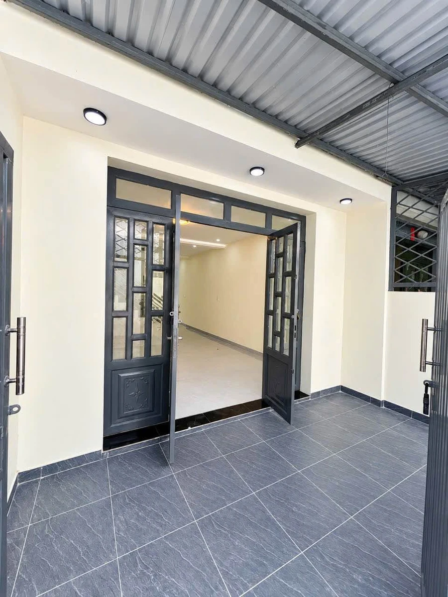 Bán nhà lầu 3 phòng ngủ 75m² Thị Trấn Cần Giuộc - Ảnh thu nhỏ 3