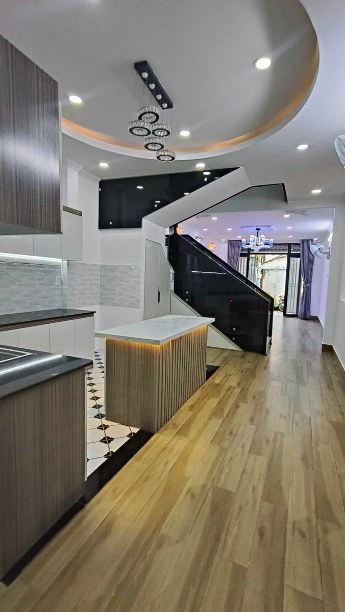 Bán nhà hiện đại 2PN nội thất sang trọng 64m² Hóc Môn 2,45 tỷ - Ảnh thu nhỏ 4