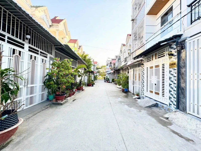 Bán đất mặt tiền chợ Lái Thiêu 121m² Bình Dương 07035