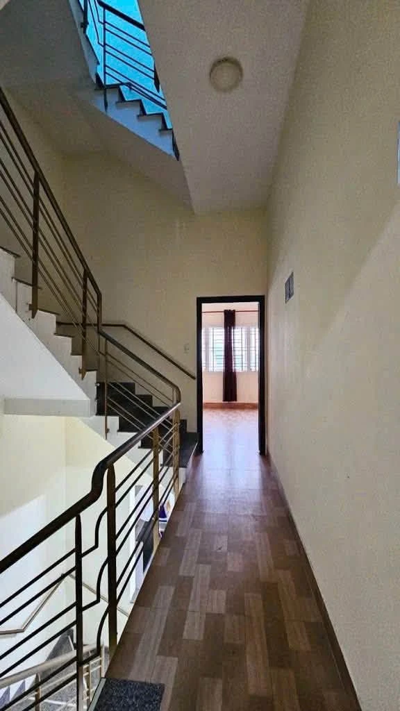Bán nhà mặt tiền kinh doanh 100m2, 4 tầng, 5PN, gần Emart Gò Vấp - Ảnh thu nhỏ 4