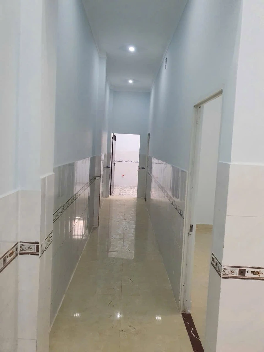 Bán nhà 2 phòng ngủ 122m² Bình Chánh gần chợ Thanh Hoá - Ảnh thu nhỏ 3