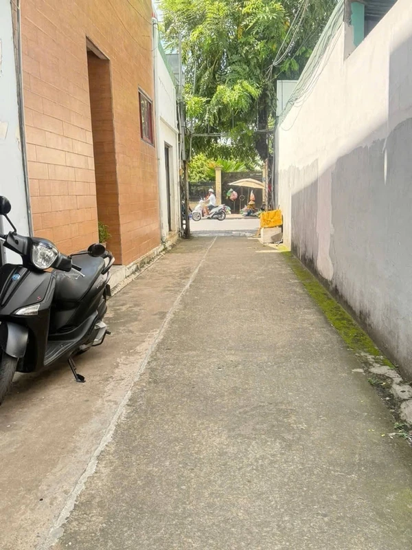 Bán nhà 1 lầu 1 trệt, 4PN, 120m² Dĩ An Bình Dương 5x25x80m