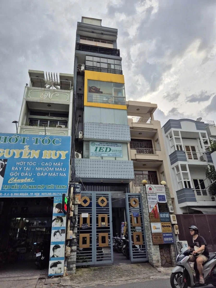 Bán tòa nhà 7 tầng mặt tiền Thích Quảng Đức, 165.5m², dòng tiền 100tr/tháng, Phú Nhuận - Ảnh 1