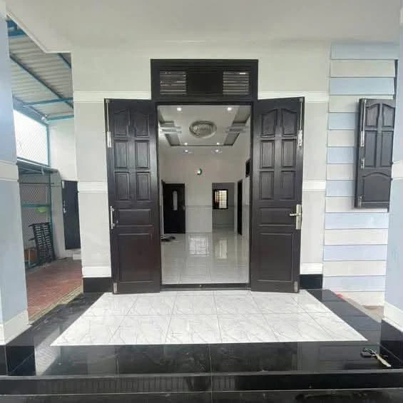 Bán nhà mặt tiền 200m² Phan Thiết giá 3.7 tỷ - Ảnh thu nhỏ 2