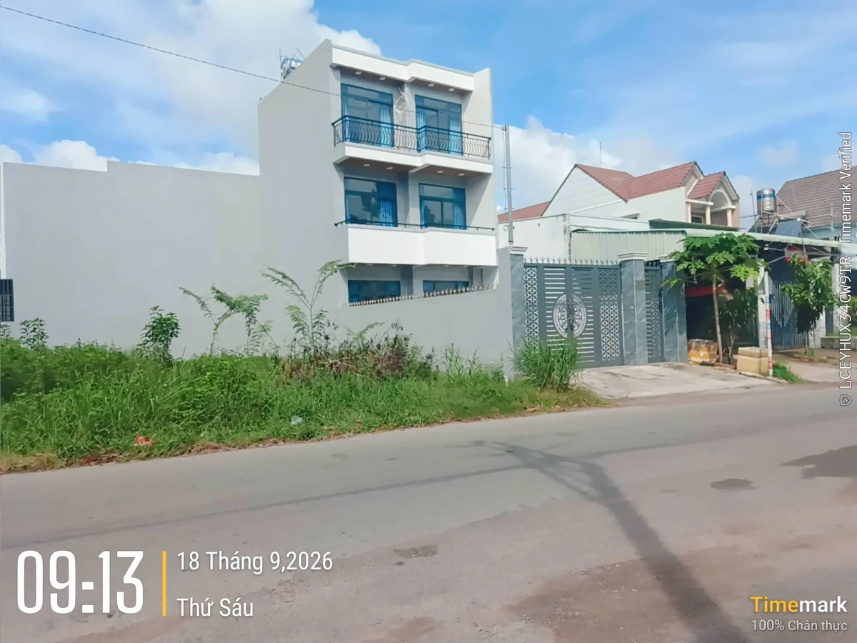 Bán nhà 1 trệt 2 lầu 4PN mặt tiền DX69, Thủ Dầu Một - Ảnh thu nhỏ 2
