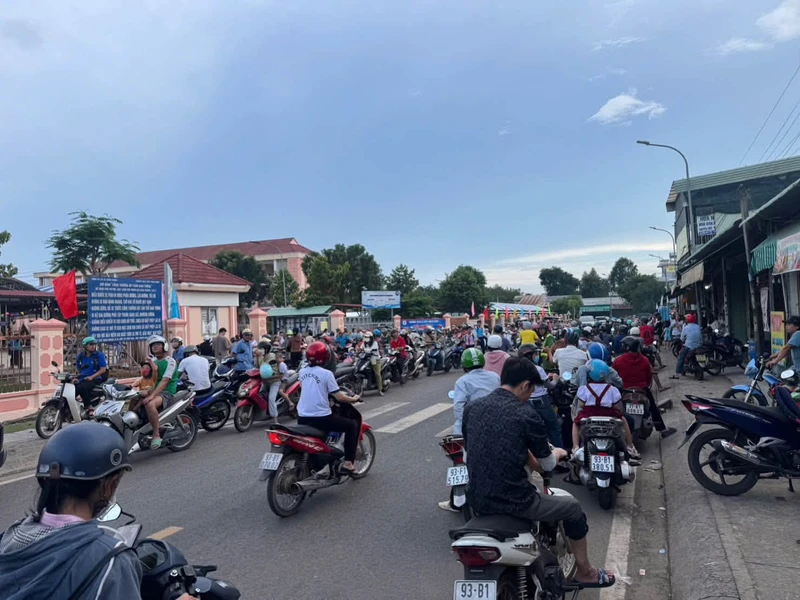 Bán đất kinh doanh Chơn Thành Bình Phước 100m2 giá 2 tỷ