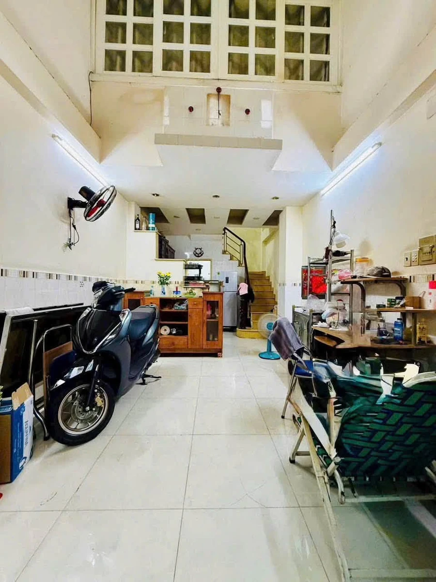 Bán nhà hẻm Hoàng Diệu Quận 4, 29m2, 5 tầng, 3PN 4WC, giá 5 tỷ - Ảnh 1