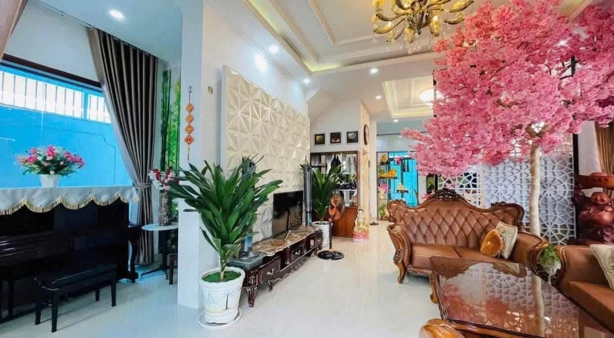 Bán biệt thự HUD Phước Long A 240m2, có thang máy - Ảnh 1